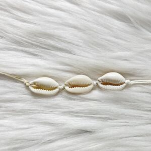 Bohemian Beach Vibes Conch Shell Bracelet White & Gold